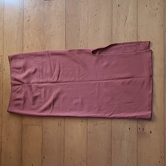 Fabletics High-Waisted Ribbed Seamless Skirt - Picture 4 of 5